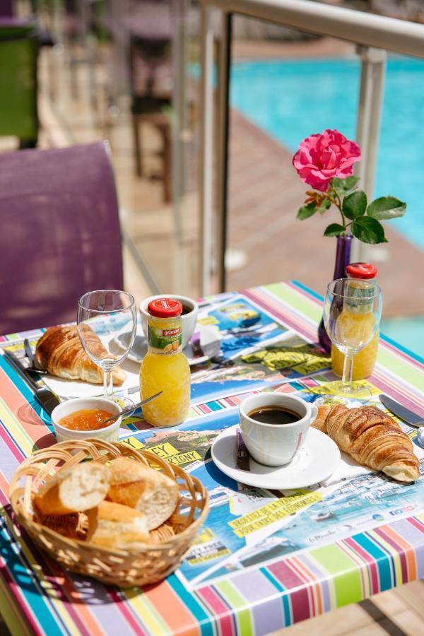 Camping Saint Michel Courtils Dış mekan fotoğraf